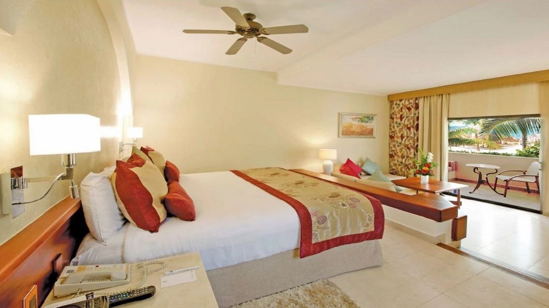 Oceanfront Junior Suite